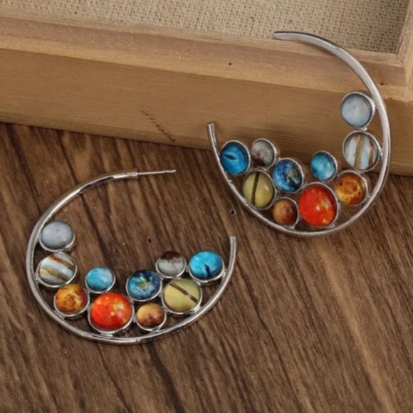 NWT! Silver Tone Hoop Pierced Earrings Cradling a Mass of Planets! - Picture 3 of 5